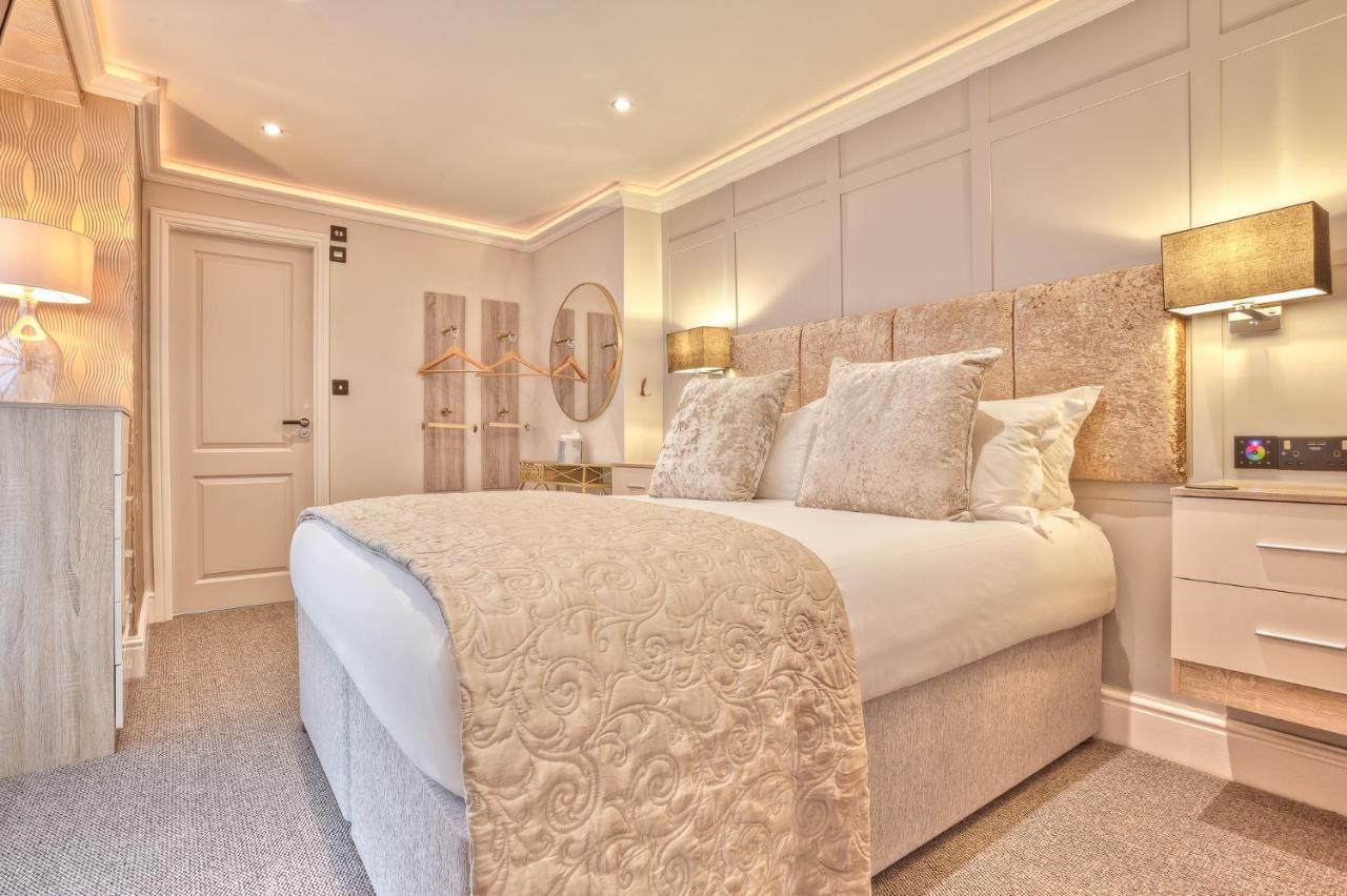 The Mews Boutique Deluxe Apartments, Sleep 2-6 People , Central Location, Free Parking ウィンダミア エクステリア 写真