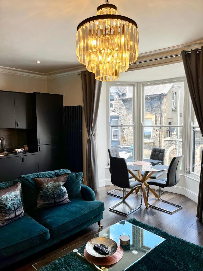 The Mews Boutique Deluxe Apartments, Sleep 2-6 People , Central Location, Free Parking ウィンダミア エクステリア 写真