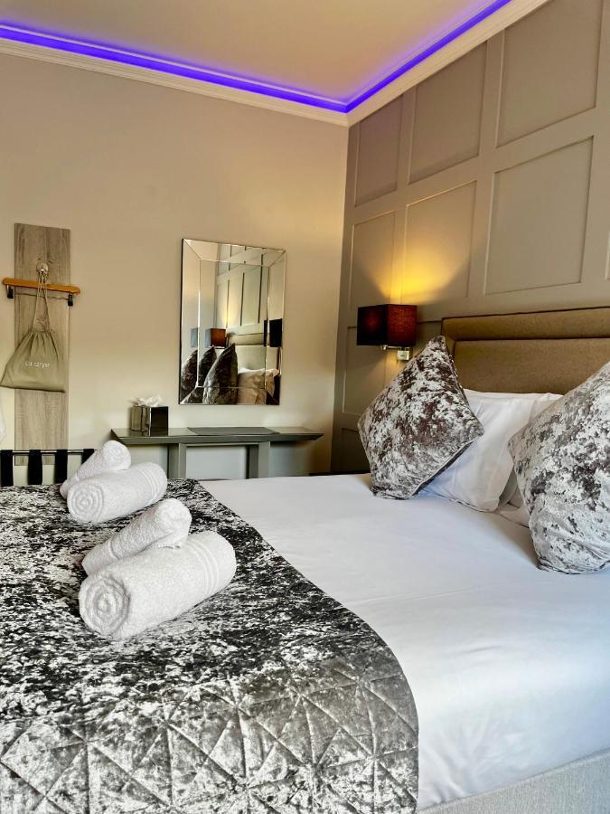 The Mews Boutique Deluxe Apartments, Sleep 2-6 People , Central Location, Free Parking ウィンダミア エクステリア 写真