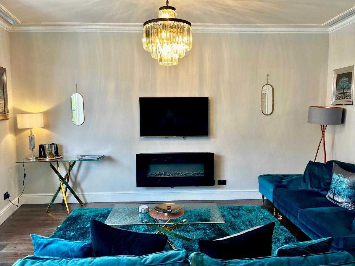 The Mews Boutique Deluxe Apartments, Sleep 2-6 People , Central Location, Free Parking ウィンダミア エクステリア 写真