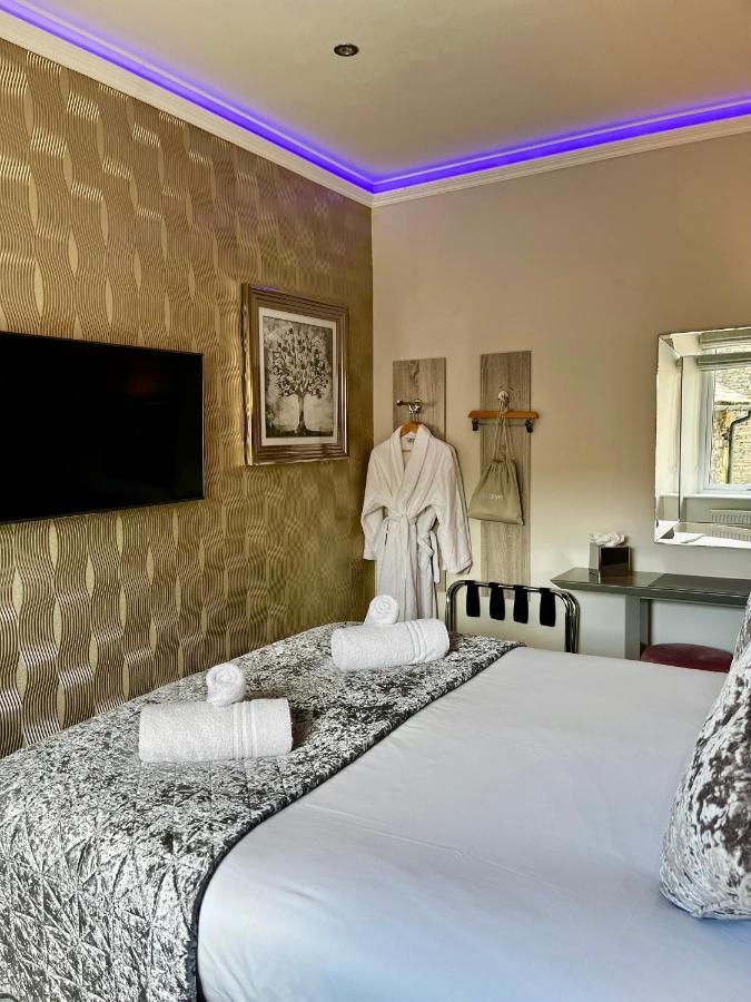 The Mews Boutique Deluxe Apartments, Sleep 2-6 People , Central Location, Free Parking ウィンダミア エクステリア 写真