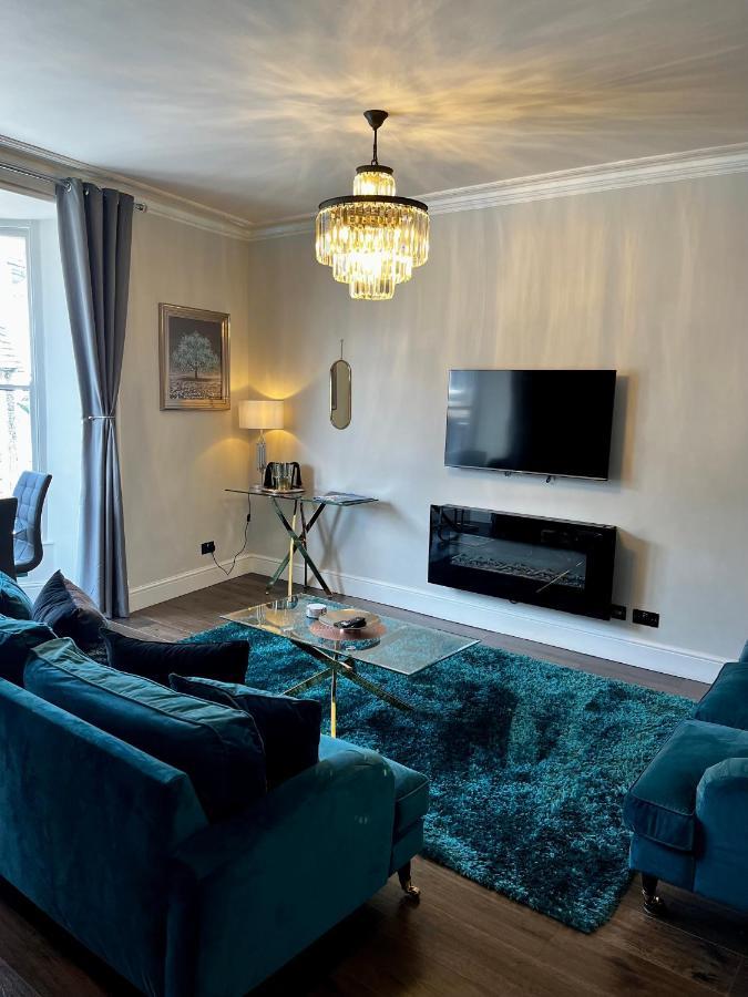 The Mews Boutique Deluxe Apartments, Sleep 2-6 People , Central Location, Free Parking ウィンダミア エクステリア 写真