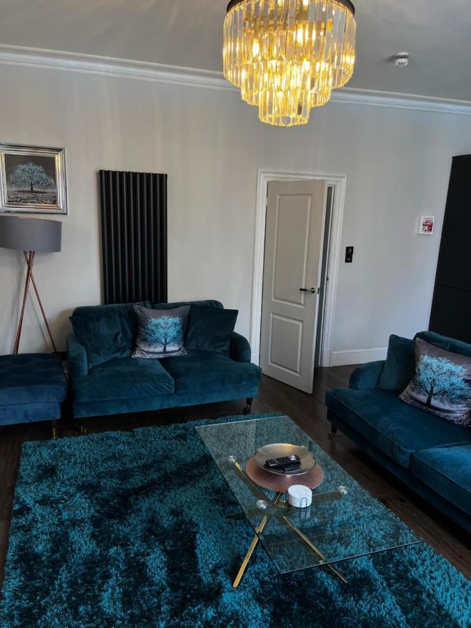 The Mews Boutique Deluxe Apartments, Sleep 2-6 People , Central Location, Free Parking ウィンダミア エクステリア 写真
