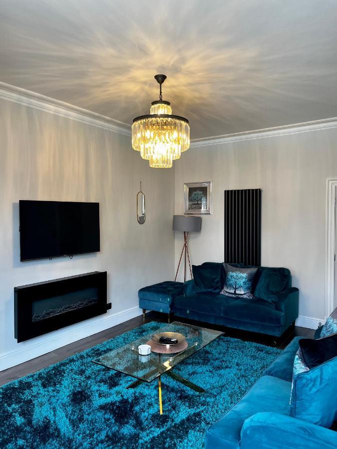 The Mews Boutique Deluxe Apartments, Sleep 2-6 People , Central Location, Free Parking ウィンダミア エクステリア 写真